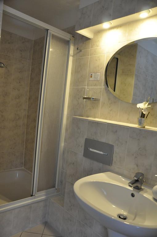 Basalt Hotel Restaurant Lounge โฮวัคท์ ภายนอก รูปภาพ
