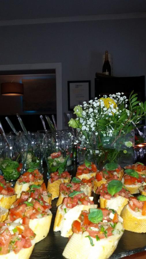 Basalt Hotel Restaurant Lounge โฮวัคท์ ภายนอก รูปภาพ
