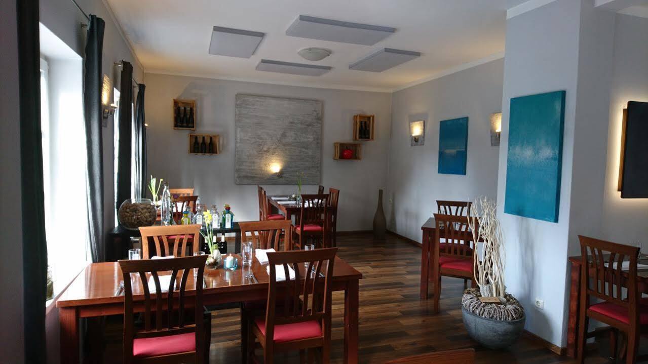 Basalt Hotel Restaurant Lounge โฮวัคท์ ภายนอก รูปภาพ